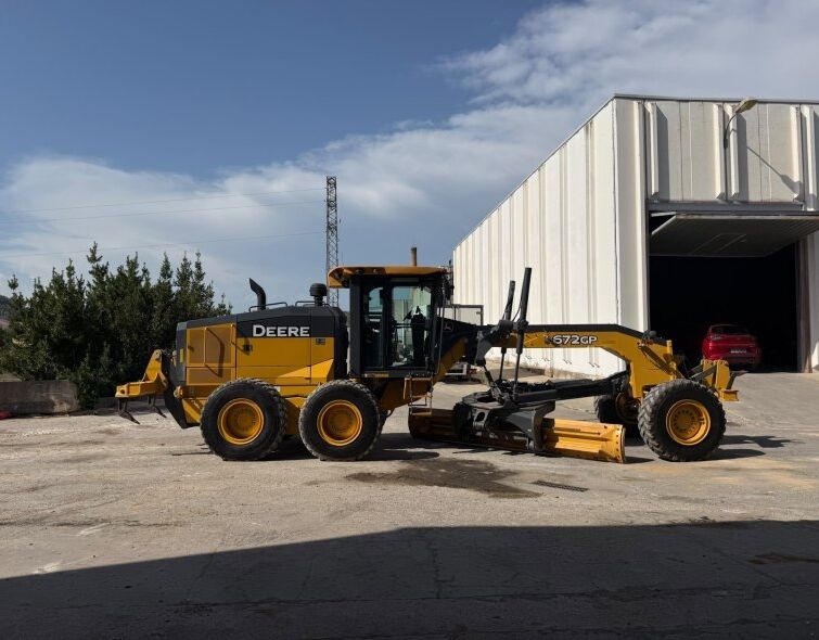 JOHN DEERE  672GP AWD **ZUGELASSEN**